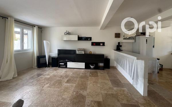 Maison à vendre    5 pièces •  Saint-Martin-de-Crau