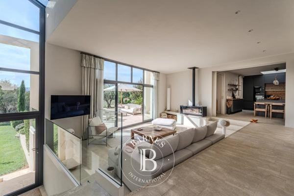 Roussillon, Maison 4 Chambres -  225 m² à vendre