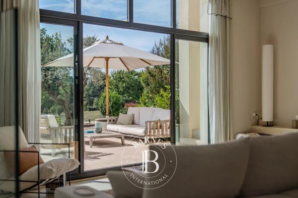 Roussillon, Maison 4 Chambres -  225 m² à vendre