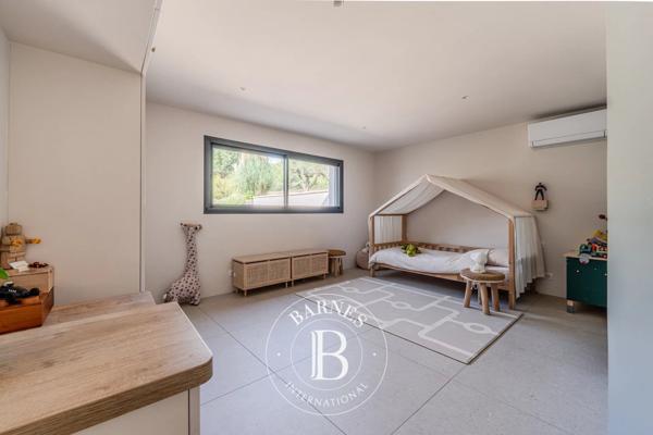 Roussillon, Maison 4 Chambres -  225 m² à vendre