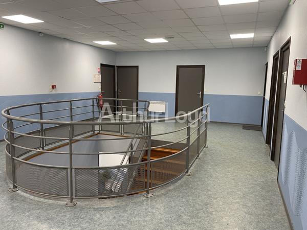 Bureaux à louer en zone franche à Maubeuge avec espaces équipés