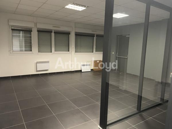 Bureaux à louer en zone franche à Maubeuge avec espaces équipés