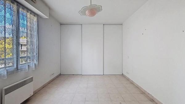 T3 de 70 m2 - 2 Terrasses - Parking en sous-sol