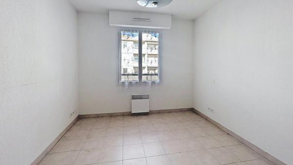 T3 de 70 m2 - 2 Terrasses - Parking en sous-sol