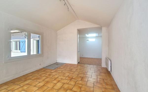 Maison à vendre    2 pièces •  Le Cannet