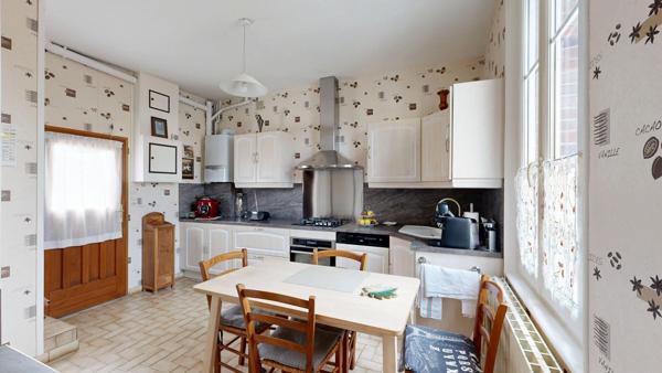 ETREPAGNY 3 chambres Jardin Garage Centre Ville