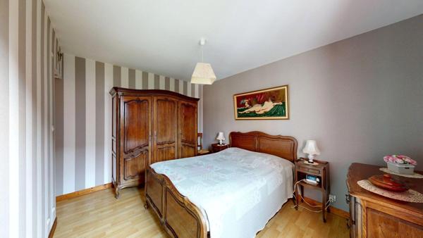 ETREPAGNY 3 chambres Jardin Garage Centre Ville