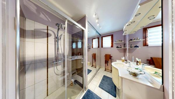 ETREPAGNY 3 chambres Jardin Garage Centre Ville