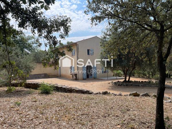 LES ARCS sur ARGENS, dans un secteur prisé, propriété de 217 m² composée de deux habitations sur une parcelle de 1 hectare. idéal familles nombreuses, maison de famille ou maison de vacances. un véritable coup de coeur assuré !