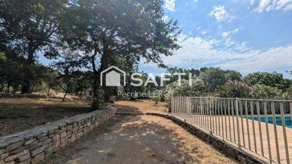 LES ARCS sur ARGENS, dans un secteur prisé, propriété de 217 m² composée de deux habitations sur une parcelle de 1 hectare. idéal familles nombreuses, maison de famille ou maison de vacances. un véritable coup de coeur assuré !