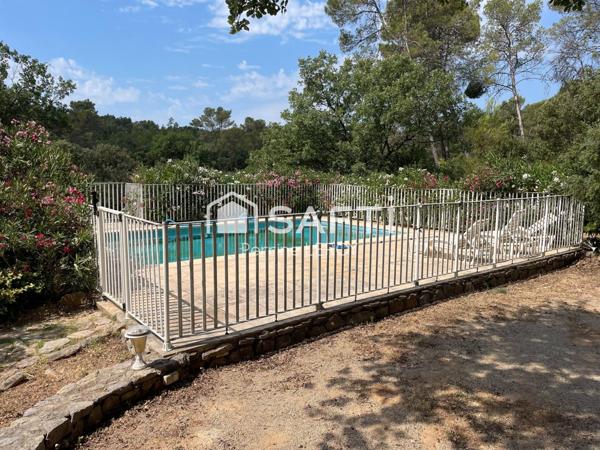 LES ARCS sur ARGENS, dans un secteur prisé, propriété de 217 m² composée de deux habitations sur une parcelle de 1 hectare. idéal familles nombreuses, maison de famille ou maison de vacances. un véritable coup de coeur assuré !