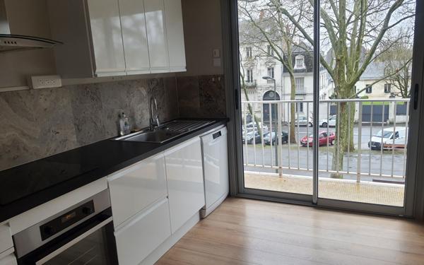 Appartement à vendre    3 pièces • 85 m2 Tours