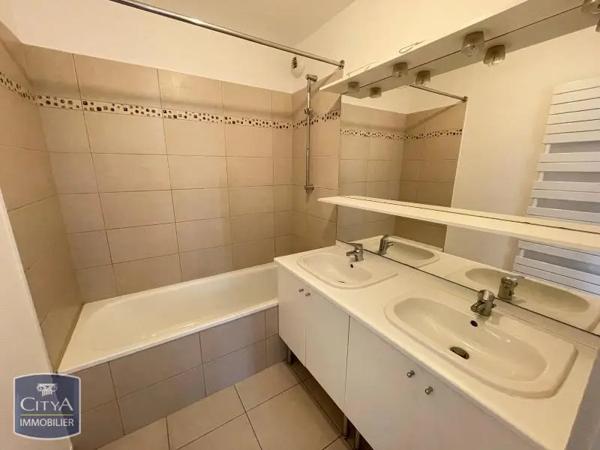 Appartement à louer 4 pièces 82.34m²