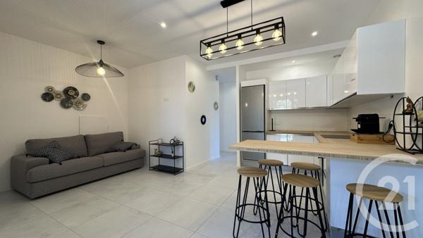 Maison à vendre  12 pièces - 237 m2 SALIN DE GIRAUD - 13