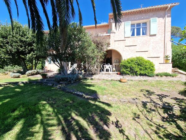 Villa 6 pièce(s) 4 chambre(s) 160 m²