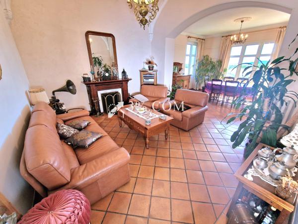 Villa 6 pièce(s) 4 chambre(s) 160 m²