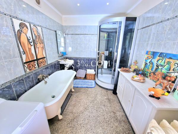 Villa 6 pièce(s) 4 chambre(s) 160 m²