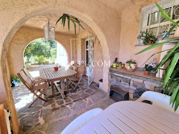 Villa 6 pièce(s) 4 chambre(s) 160 m²