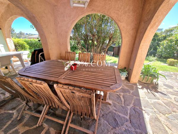 Villa 6 pièce(s) 4 chambre(s) 160 m²