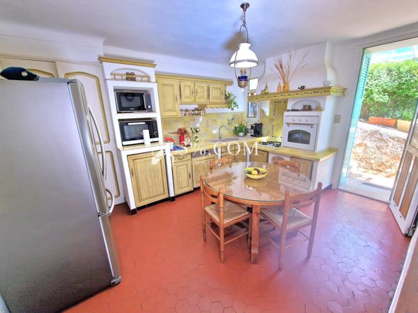 Villa 6 pièce(s) 4 chambre(s) 160 m²