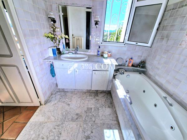 Villa 6 pièce(s) 4 chambre(s) 160 m²