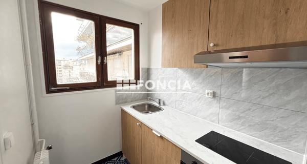 Location Studio meublé 31.46 m² - Paris 75015