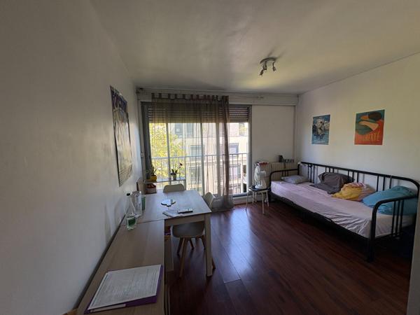 Studio à vendre à Lyon 8 Monplaisir avec stationnement