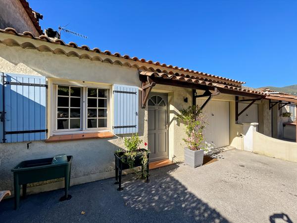 MAISON JUMELÉE DE TYPE 4/5 PIÈCES DANS DOMAINE SÉCURISÉ