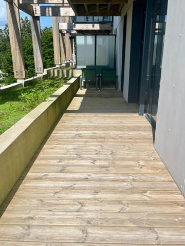 CROZON CENTRE – T2 NEUF MEUBLÉ AVEC TERRASSE 17 m² – VUE BAIE DE MORGAT – LOCATAIRE EN PLACE