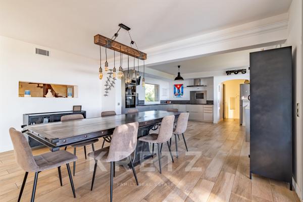 VILLA DE 450 M2 AVEC VUE IMPRENABLE SUR AIX-EN-PROVENCE