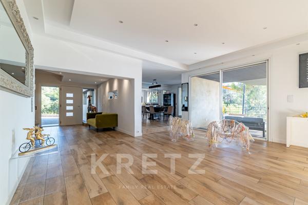 VILLA DE 450 M2 AVEC VUE IMPRENABLE SUR AIX-EN-PROVENCE