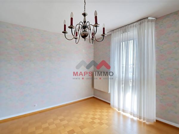 Appartement
                                                                                                                                                                                                                                                                                                                        5 pièce(s)                                                                                                                                                                                                          4 chambre(s)                                                                                                                                                                                                          120  m²