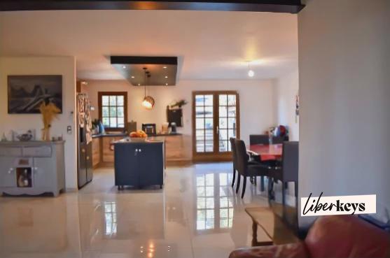 Tourves, maison familiale atypique au cœur de la nature 