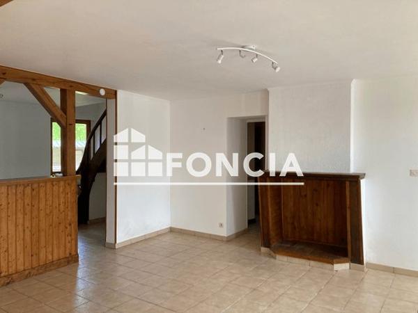 Location Maison 3 pièces 70 m² - 28 RUE DES MAUGES St Laurent De La Plaine 49290