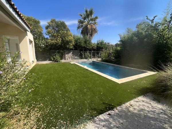 HYERES Ouest , A Vendre, Villa Neuve T7, 142.50 M2, Jardin, Piscine, Garage.