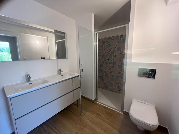 HYERES Ouest , A Vendre, Villa Neuve T7, 142.50 M2, Jardin, Piscine, Garage.