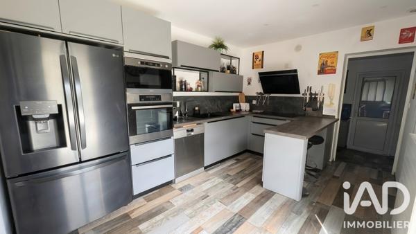 Maison à vendre 7 pièces 199 m² La Celle-les-Bordes