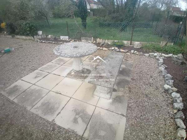 Vue sur l'espace extérieur, venez poser vos valises dans cette maison