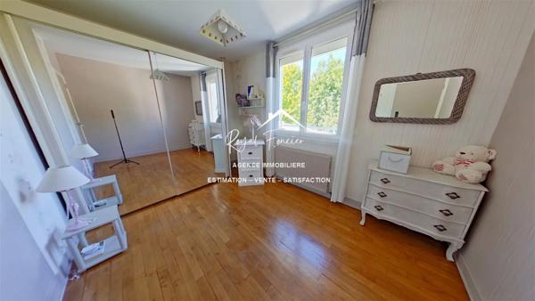 Vue sur l'espace extérieur, venez poser vos valises dans cette maison