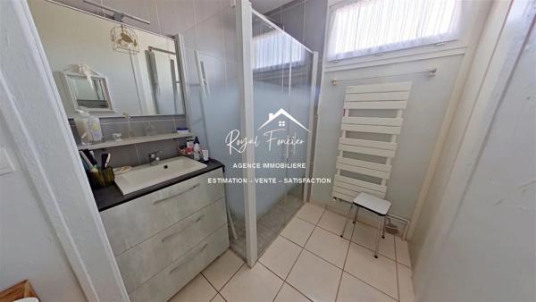 Vue sur l'espace extérieur, venez poser vos valises dans cette maison