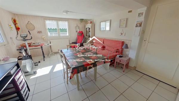 Vue sur l'espace extérieur, venez poser vos valises dans cette maison