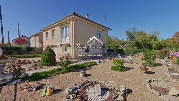 Vue sur l'espace extérieur, venez poser vos valises dans cette maison