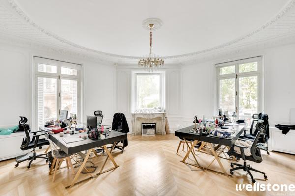 Bureaux à louer à PARIS 75008
