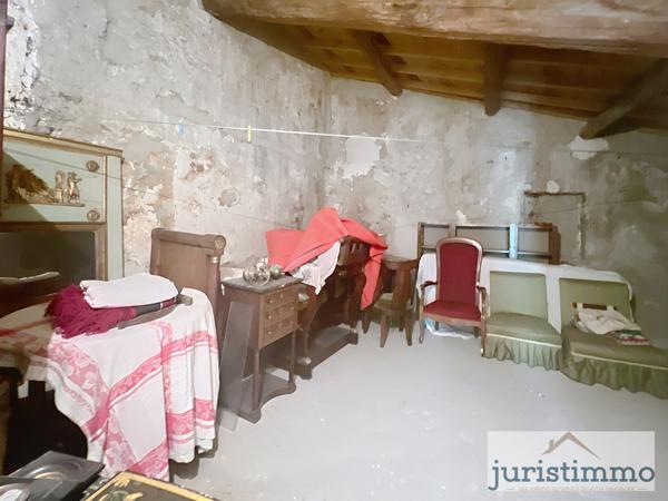 Malaucène (84340) MALAUCÈNE - CHARMANTE MAISON DE VILLAGE A PROXIMITE IMMEDIATE DES COMMERCES AVEC GARAGE