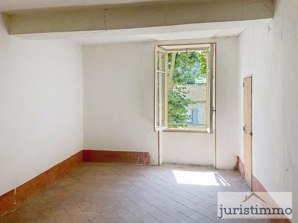 Malaucène (84340) MALAUCÈNE - CHARMANTE MAISON DE VILLAGE A PROXIMITE IMMEDIATE DES COMMERCES AVEC GARAGE