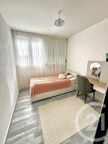 Appartement F4 à vendre  4 pièces - 66,30 m2 MEYZIEU - 69