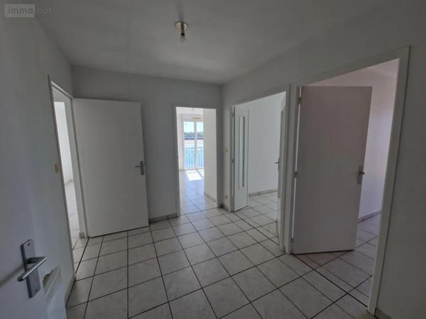 Location - Appartement Loire-Authion 49140 4 pièces 90 m 2