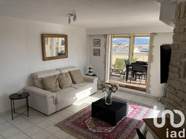 Appartement 3 pièces de 69 m² à Cavalaire-sur-Mer (83240)