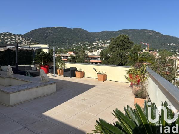 Appartement 3 pièces de 69 m² à Cavalaire-sur-Mer (83240)