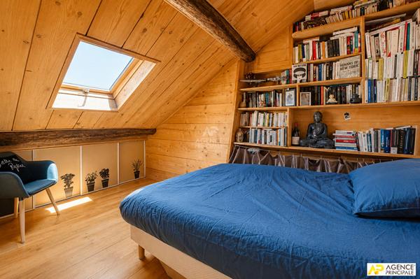 Versailles Saint-Louis Appartement 3 pièces de 78 m² au sol situé au 4ème et dernier étage 435 000 € **  - Référence  28059